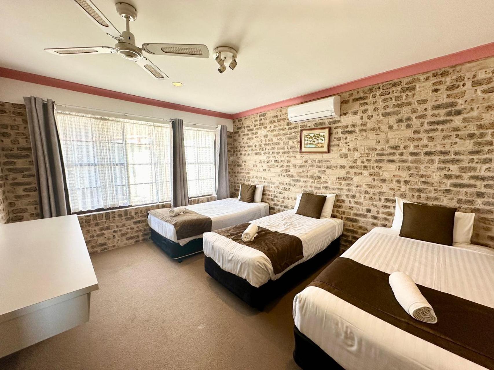 Motel Sir Francis Drake à Heatherbrae Extérieur photo
