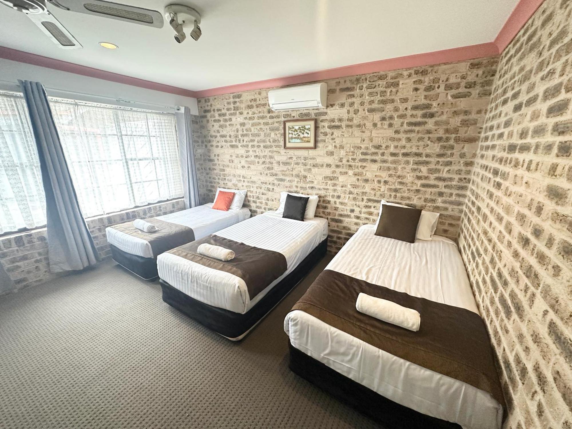 Motel Sir Francis Drake à Heatherbrae Extérieur photo